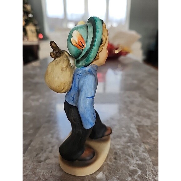 Vintage Napco "Vagabond" SH1B Ceramic Figurine Boy with Bird on Pole Sign - Picture 3 of 5